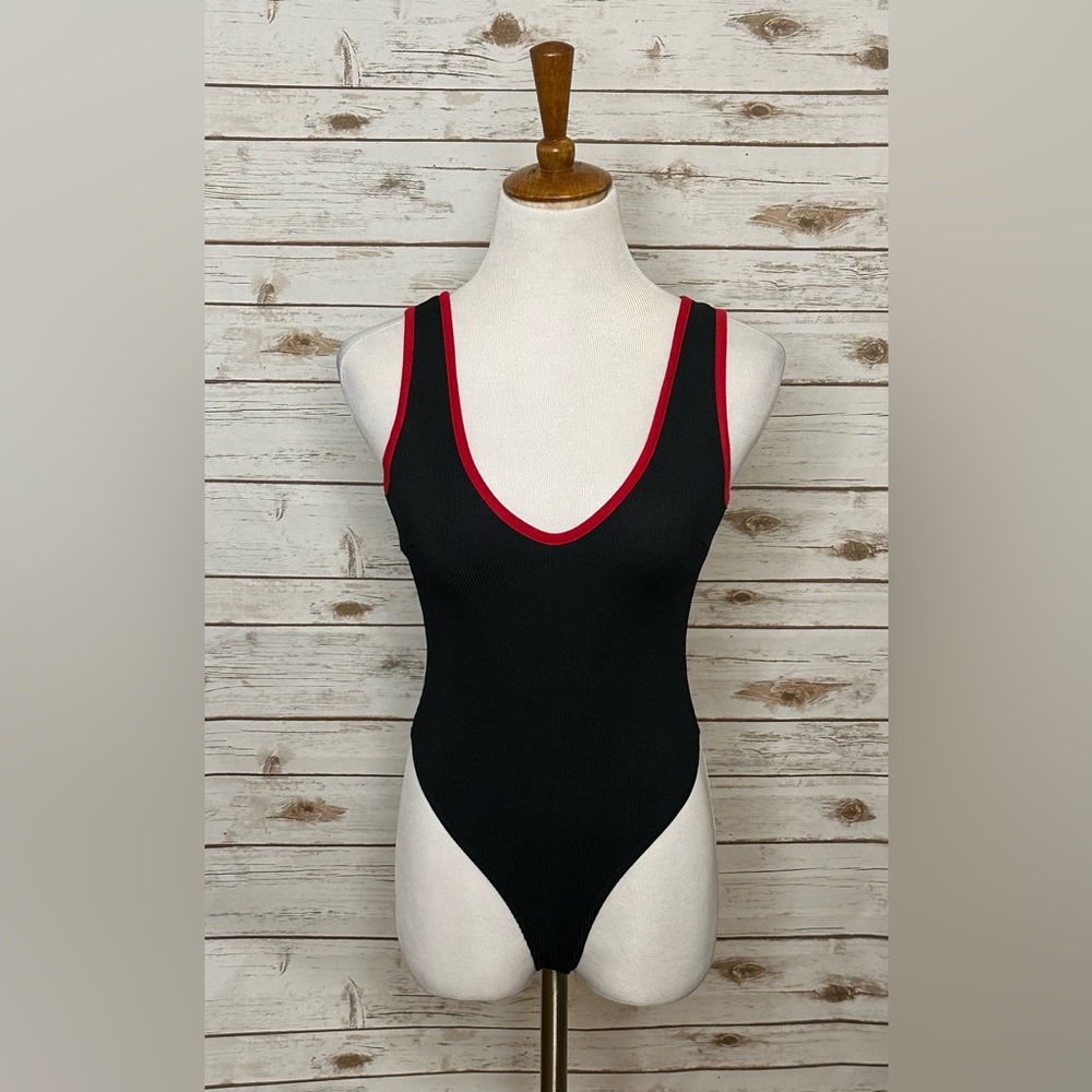 boohoo ‘Mia’ ribbed plunge bodysuit